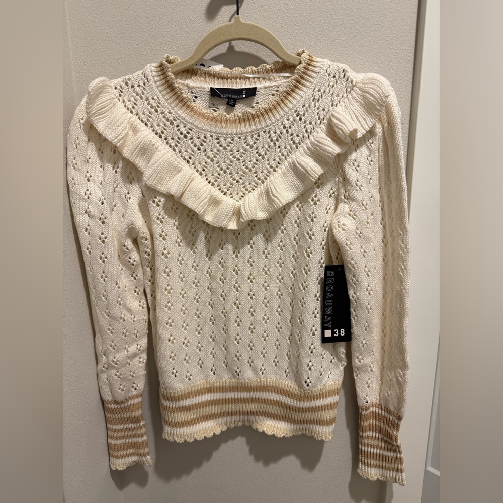 Knitted sweater. Size M